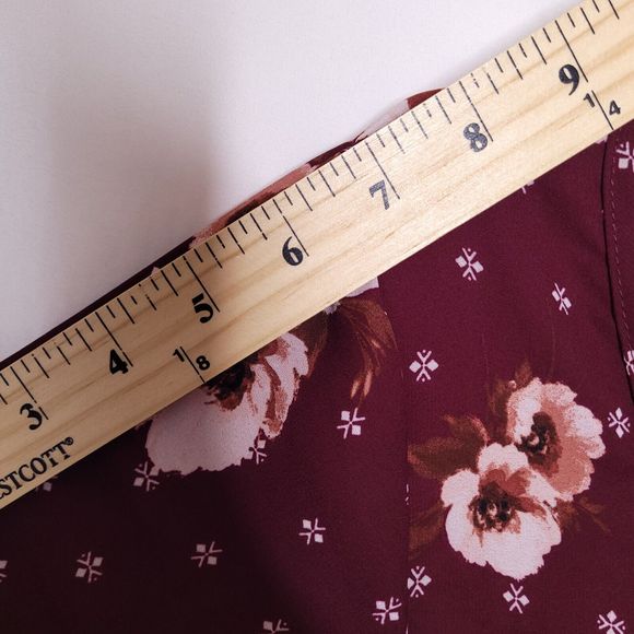 Torrid Blouse Womens 1X Burgundy Floral Print Chiffon - Picture 8 of 10